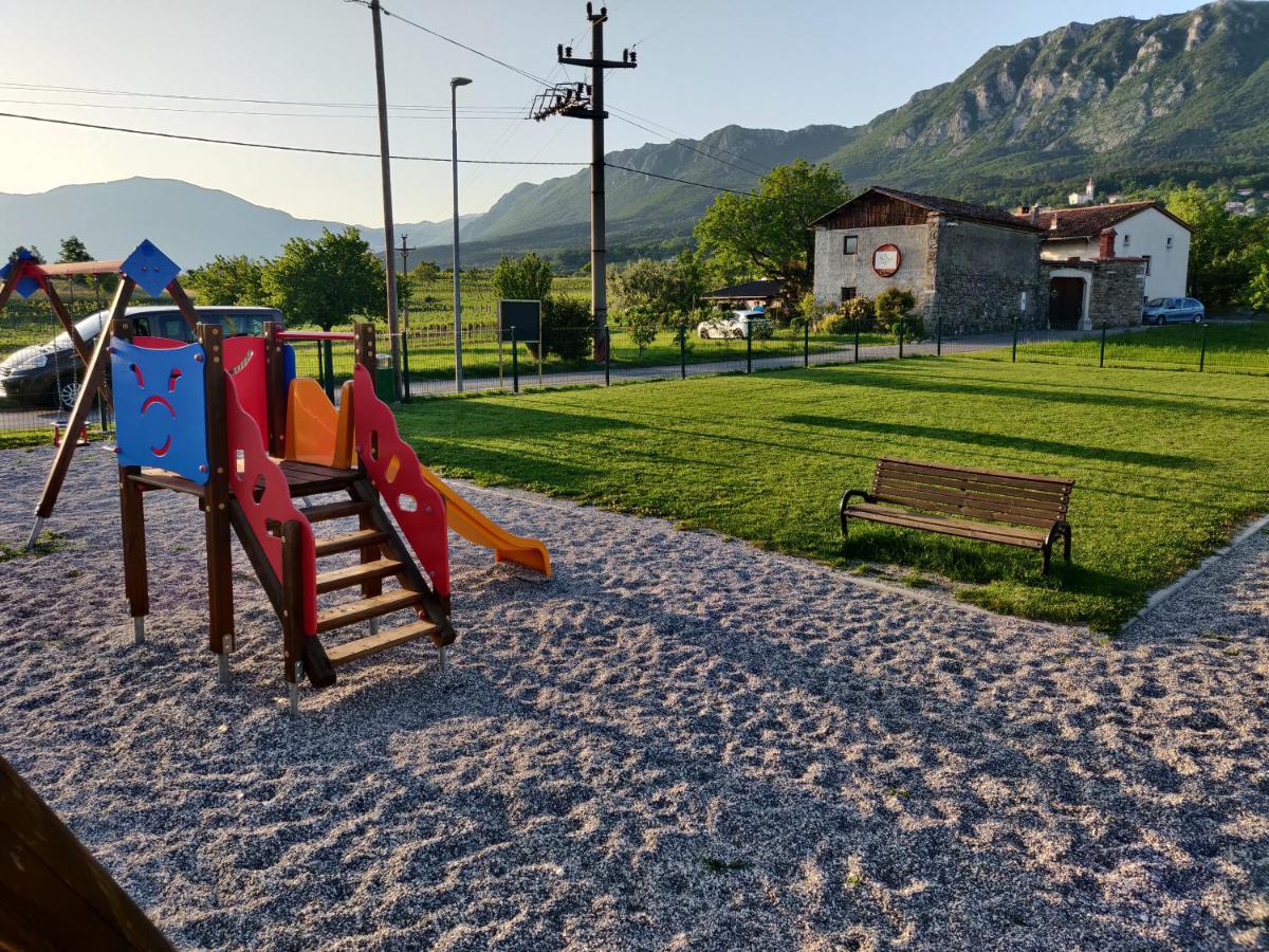 Small House In Vipava Valley Exteriör bild
